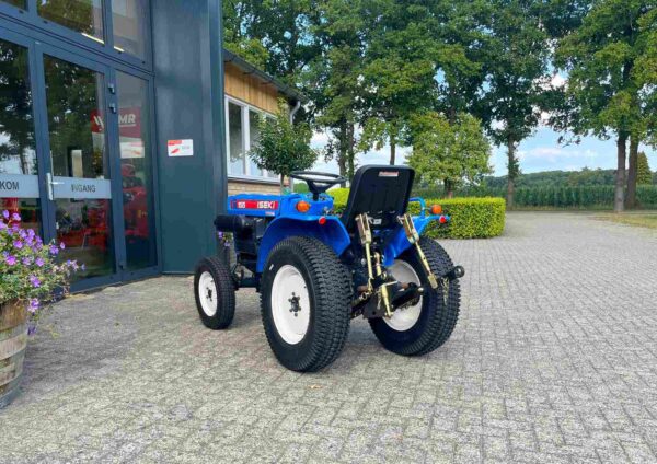 Iseki 155 met nieuwe gazonbanden - Afbeelding 5