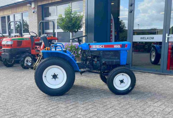 Iseki 155 met nieuwe gazonbanden - Afbeelding 7