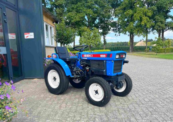 Iseki 155 met nieuwe gazonbanden - Afbeelding 8