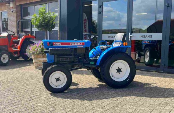 Iseki 155 met nieuwe gazonbanden - Afbeelding 10