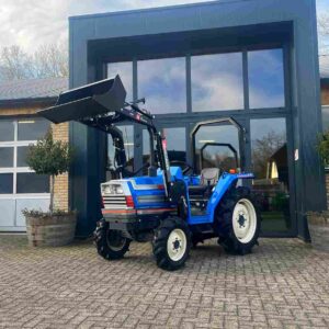 Iseki TA 210 met miniloader voorlader