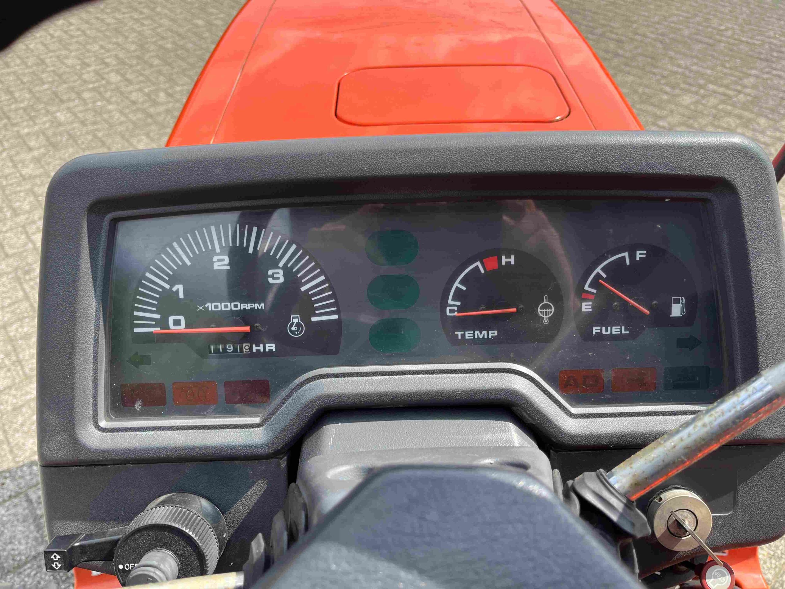 Kubota GT 23 HST met multifunctionele banden - Afbeelding 9