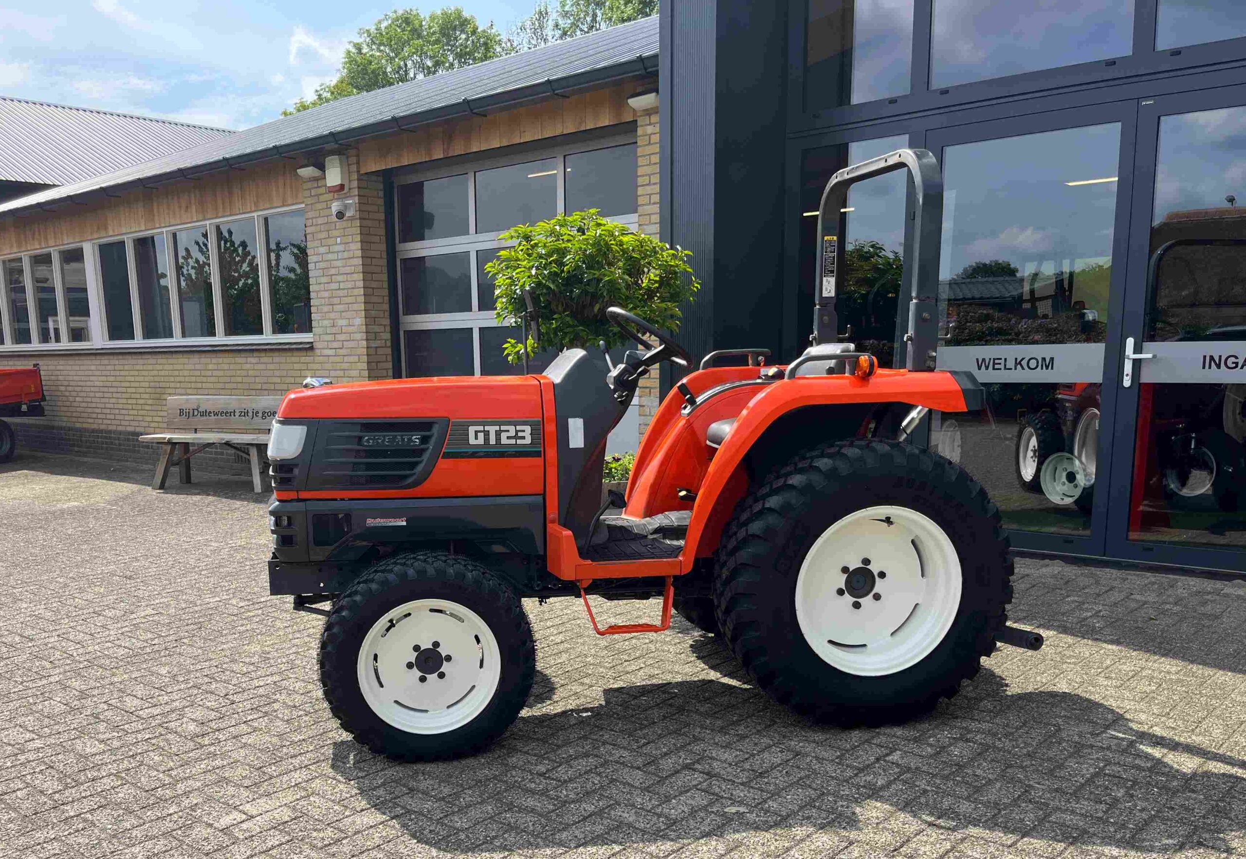 Kubota GT 23 HST met multifunctionele banden - Afbeelding 3