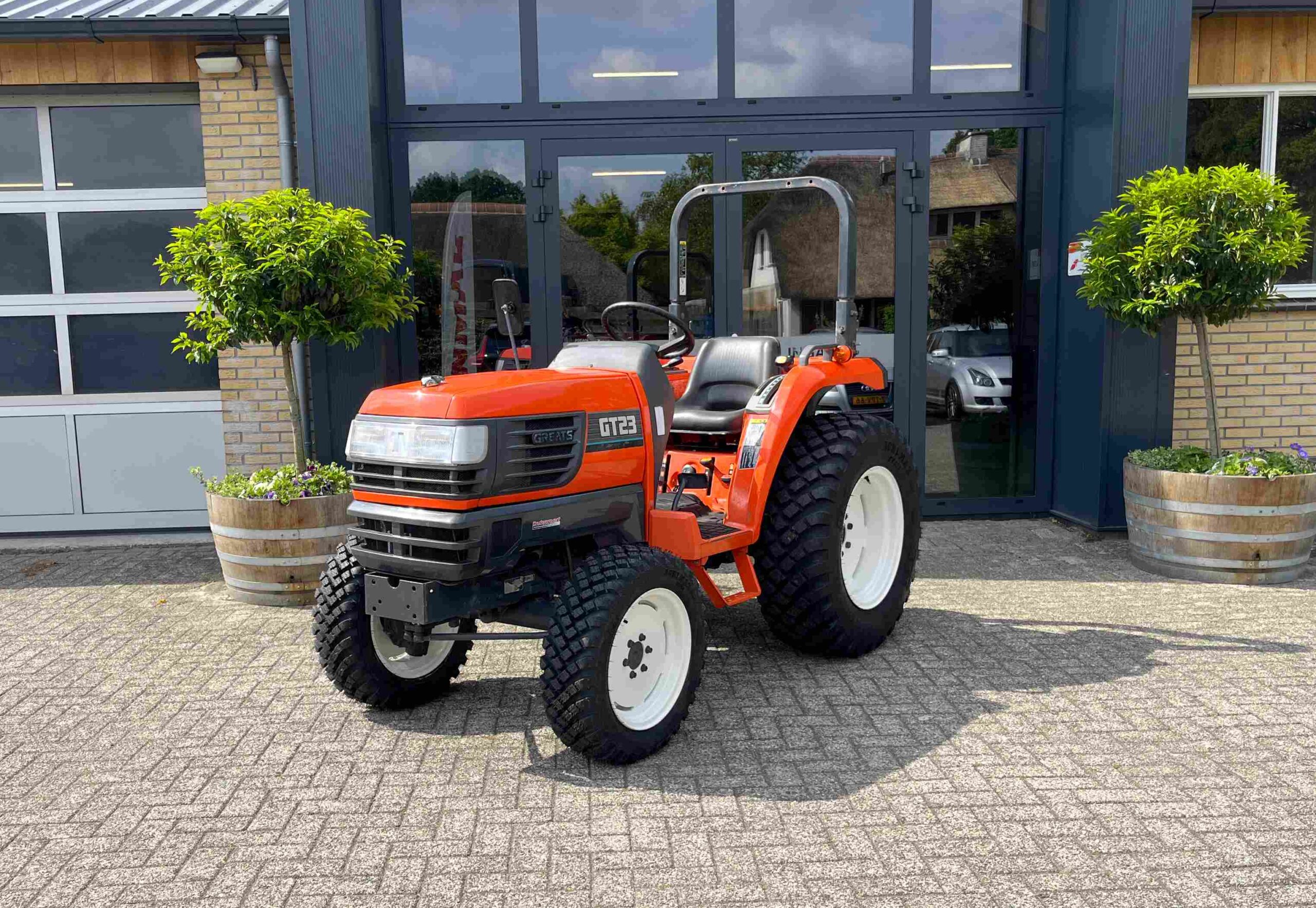 Kubota GT 23 HST met multifunctionele banden