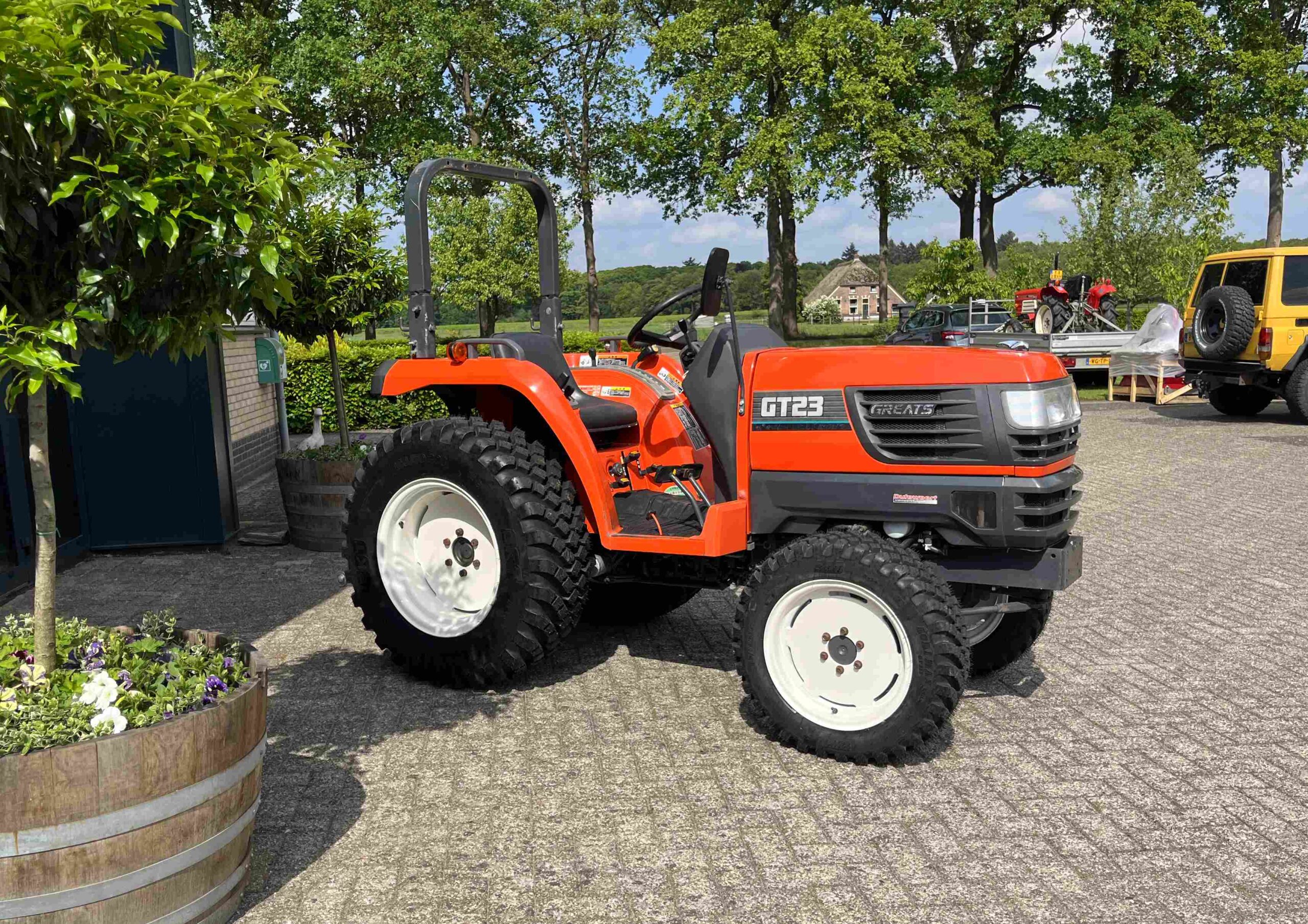 Kubota GT 23 HST met multifunctionele banden - Afbeelding 2