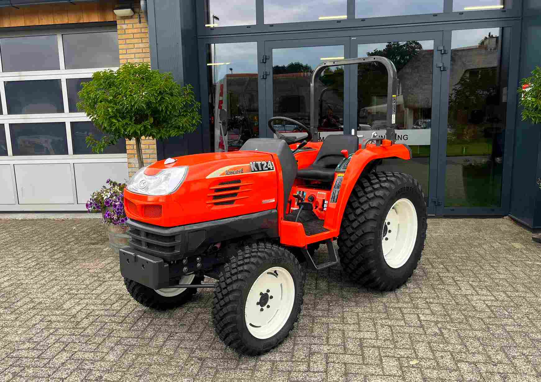 Kubota KT 24 met multifunctionele banden - Afbeelding 3