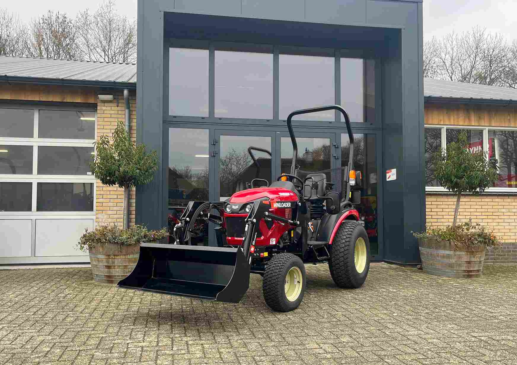 Yanmar SA 326 met Miniloader