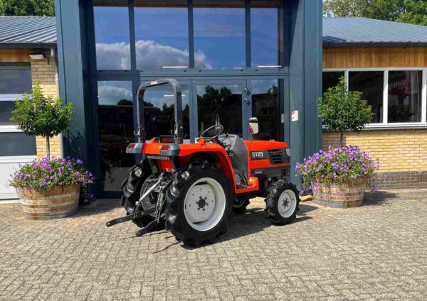 Kubota GT 23 HST - Afbeelding 5