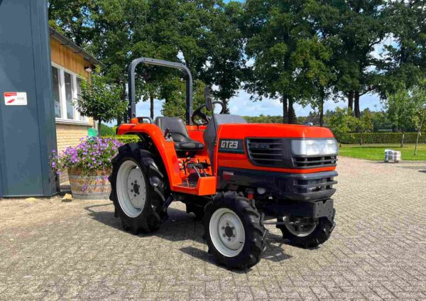 Kubota GT 23 HST - Afbeelding 2