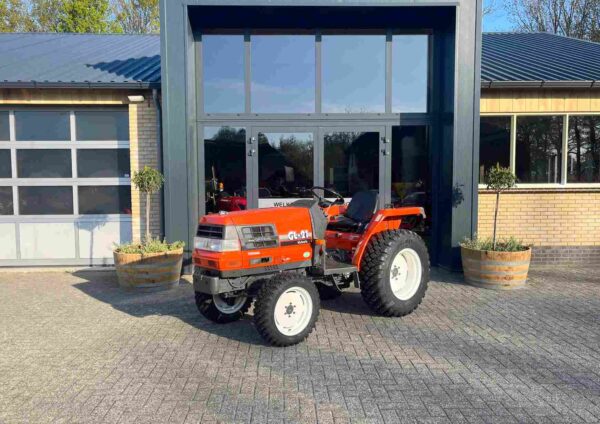 Kubota GL 21 full powershift met brede gazonbanden