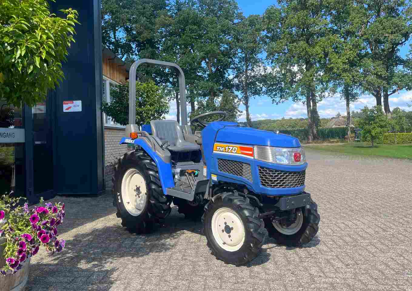 iseki TM 170 met kenteken op terrabanden - Afbeelding 2