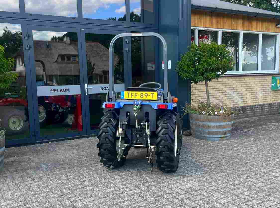 iseki TM 170 met kenteken op terrabanden - Afbeelding 4