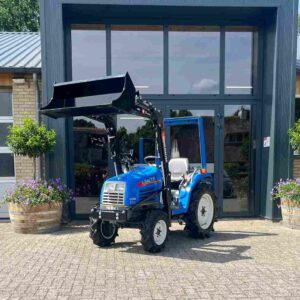 Iseki Sial 17 met miniloader voorlader