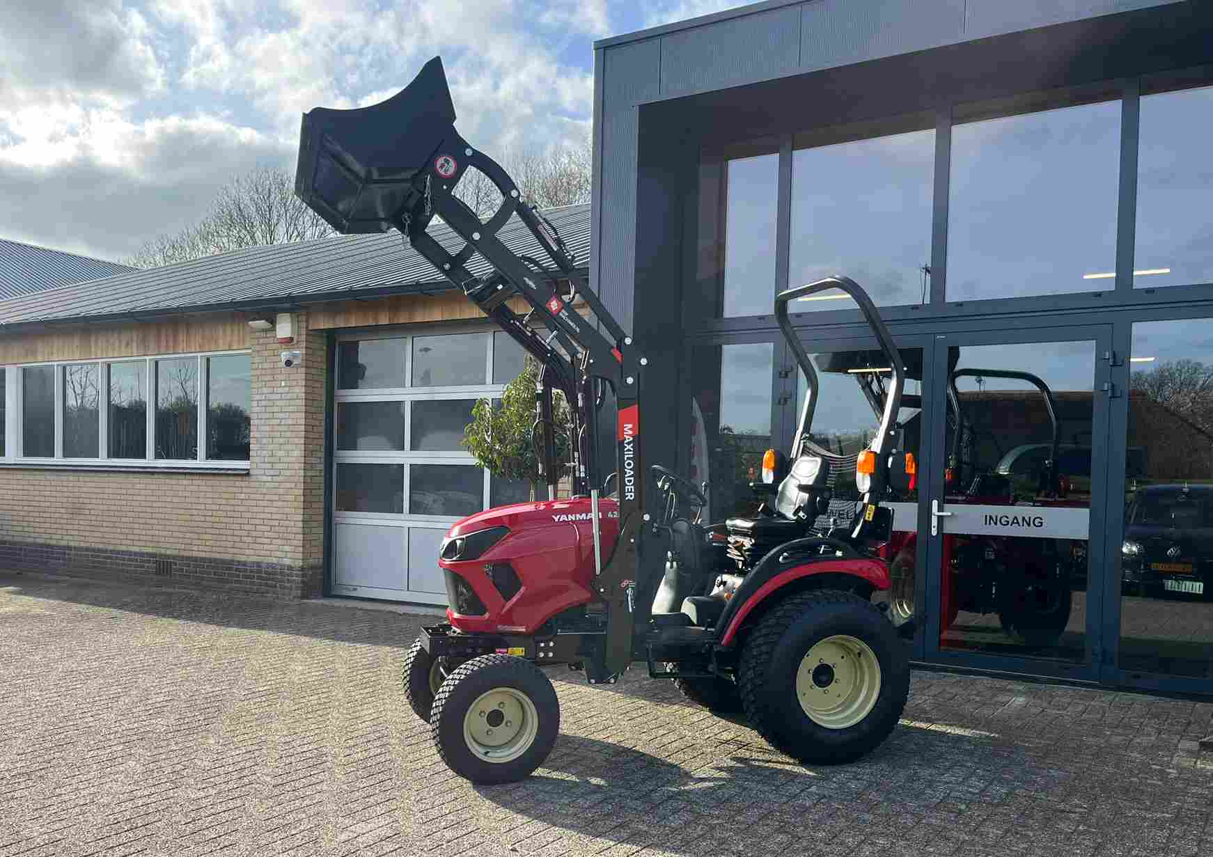 jong gebruikte Yanmar SA 424 met Maxiloader - Afbeelding 12