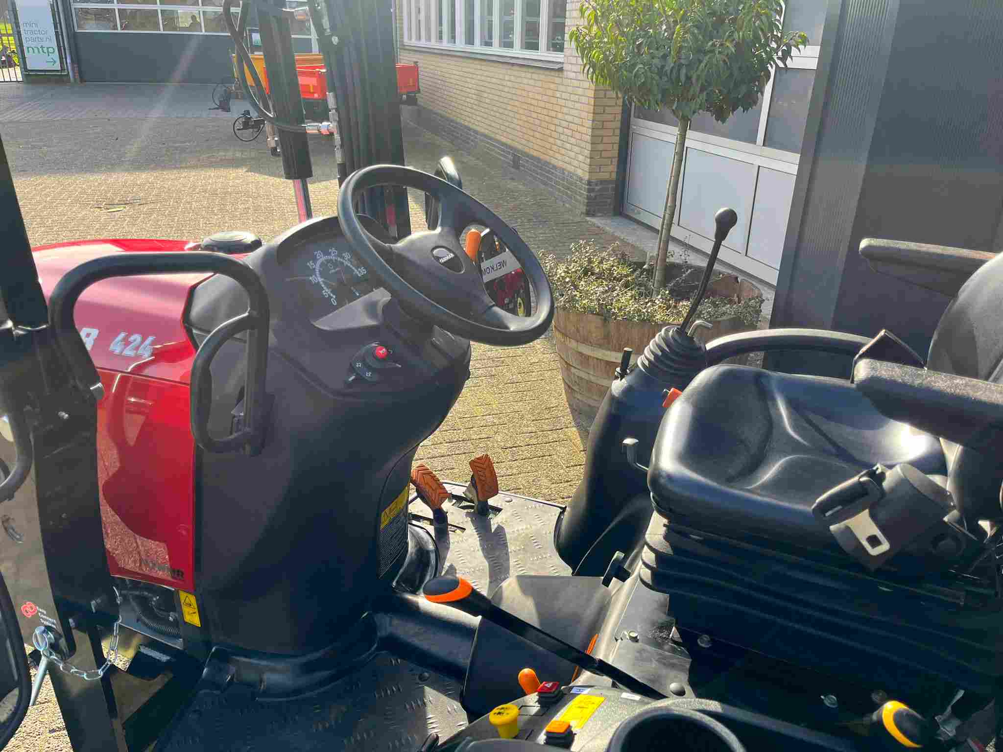 jong gebruikte Yanmar SA 424 met Maxiloader - Afbeelding 14