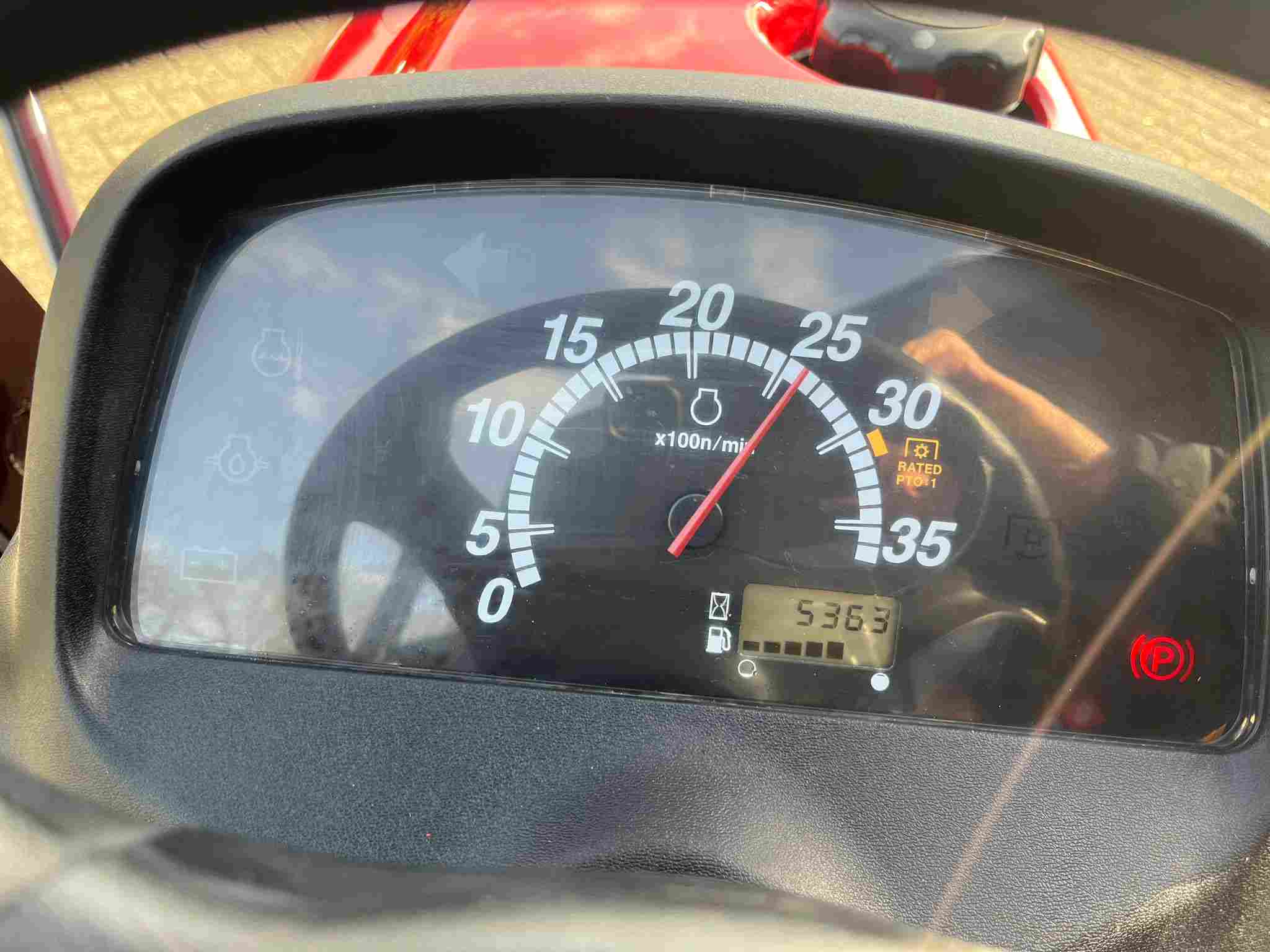 jong gebruikte Yanmar SA 424 met Maxiloader - Afbeelding 13