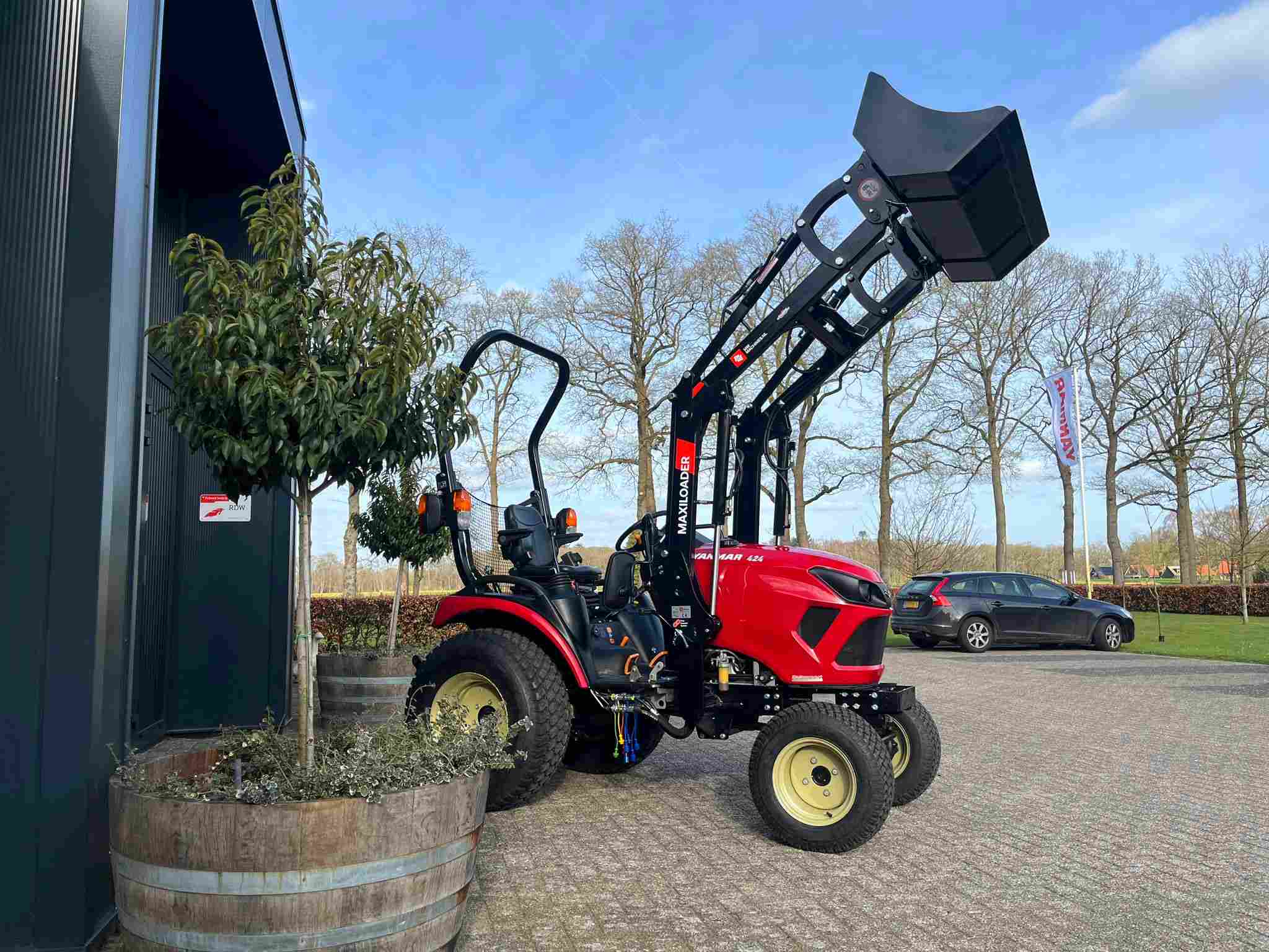 jong gebruikte Yanmar SA 424 met Maxiloader - Afbeelding 2