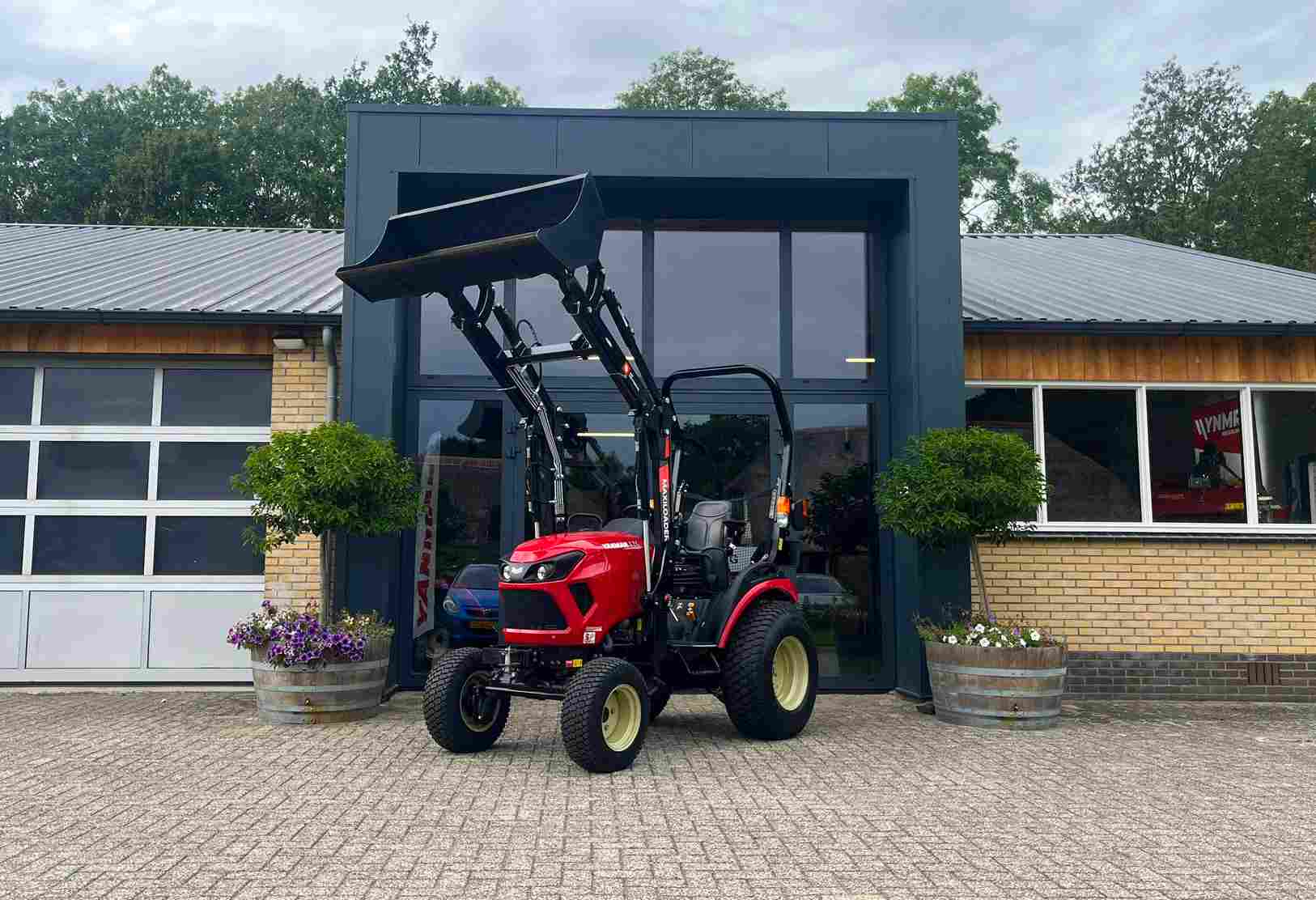 jong gebruikte Yanmar SA 424 met Maxiloader