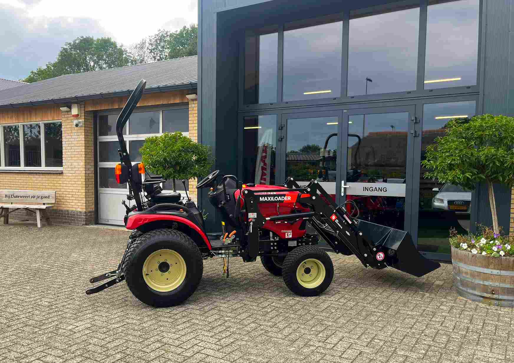 jong gebruikte Yanmar SA 424 met Maxiloader - Afbeelding 7