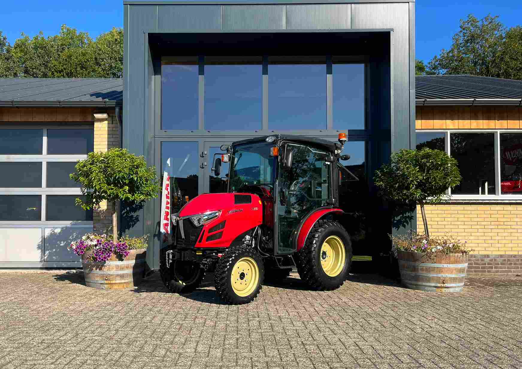 Yanmar YT 235 HST met cabine