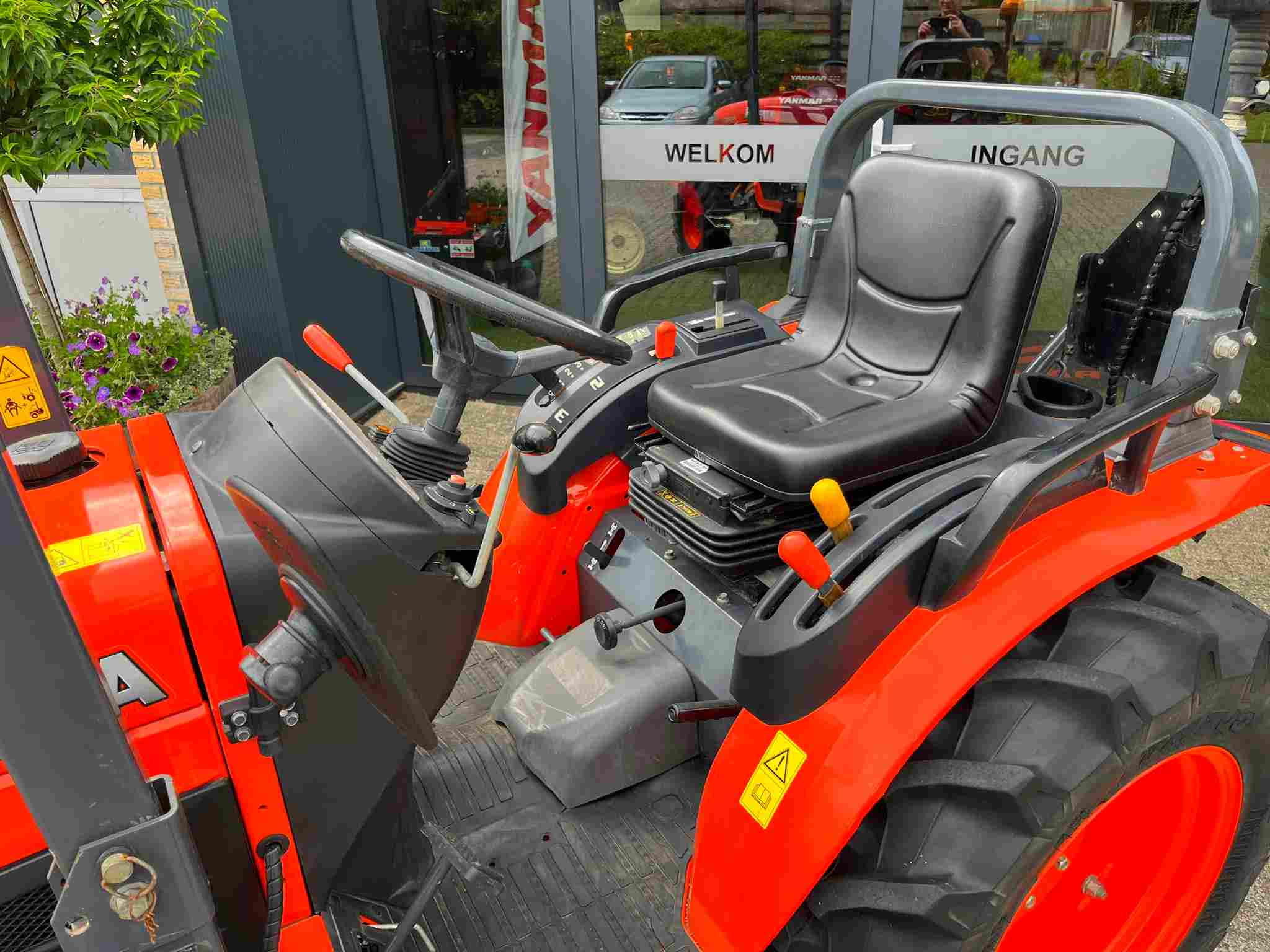 Kubota B2530, robuuste trekker! - Afbeelding 3