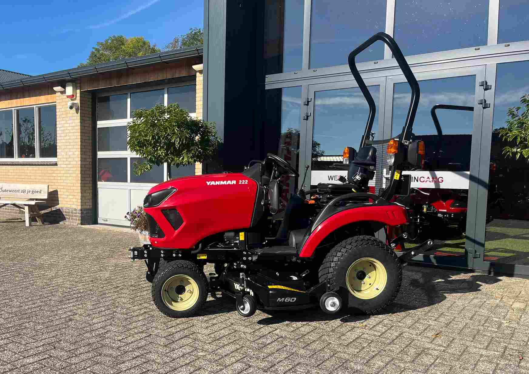 Demo Yanmar 222 HST met middenmaaidek - Afbeelding 2