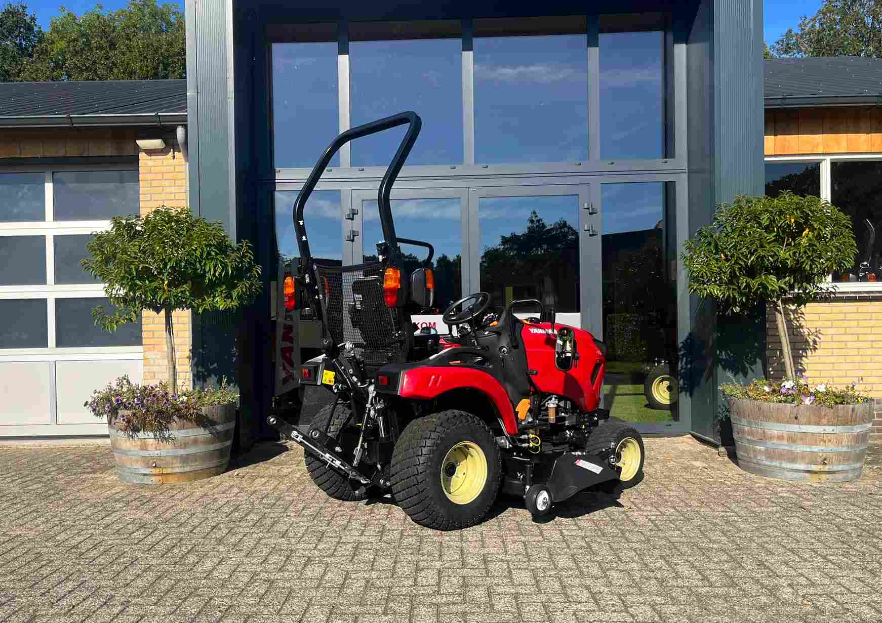 Demo Yanmar 222 HST met middenmaaidek - Afbeelding 8