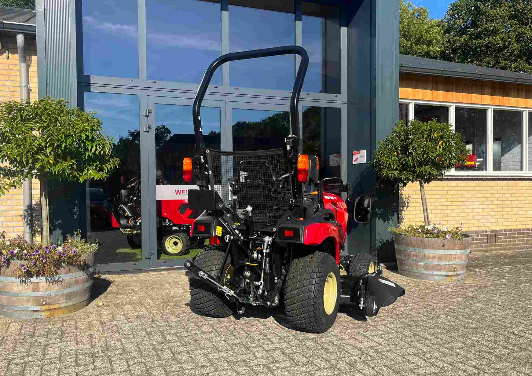 Demo Yanmar 222 HST met middenmaaidek - Afbeelding 9
