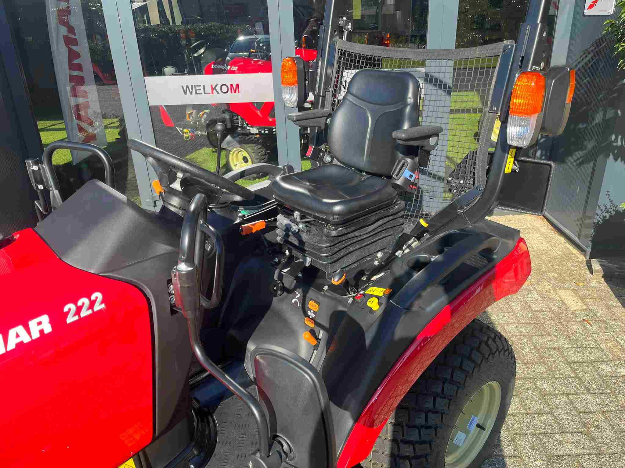Demo Yanmar 222 HST met middenmaaidek - Afbeelding 12